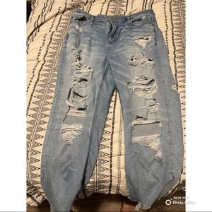 AE Ripped jeans mom jeans